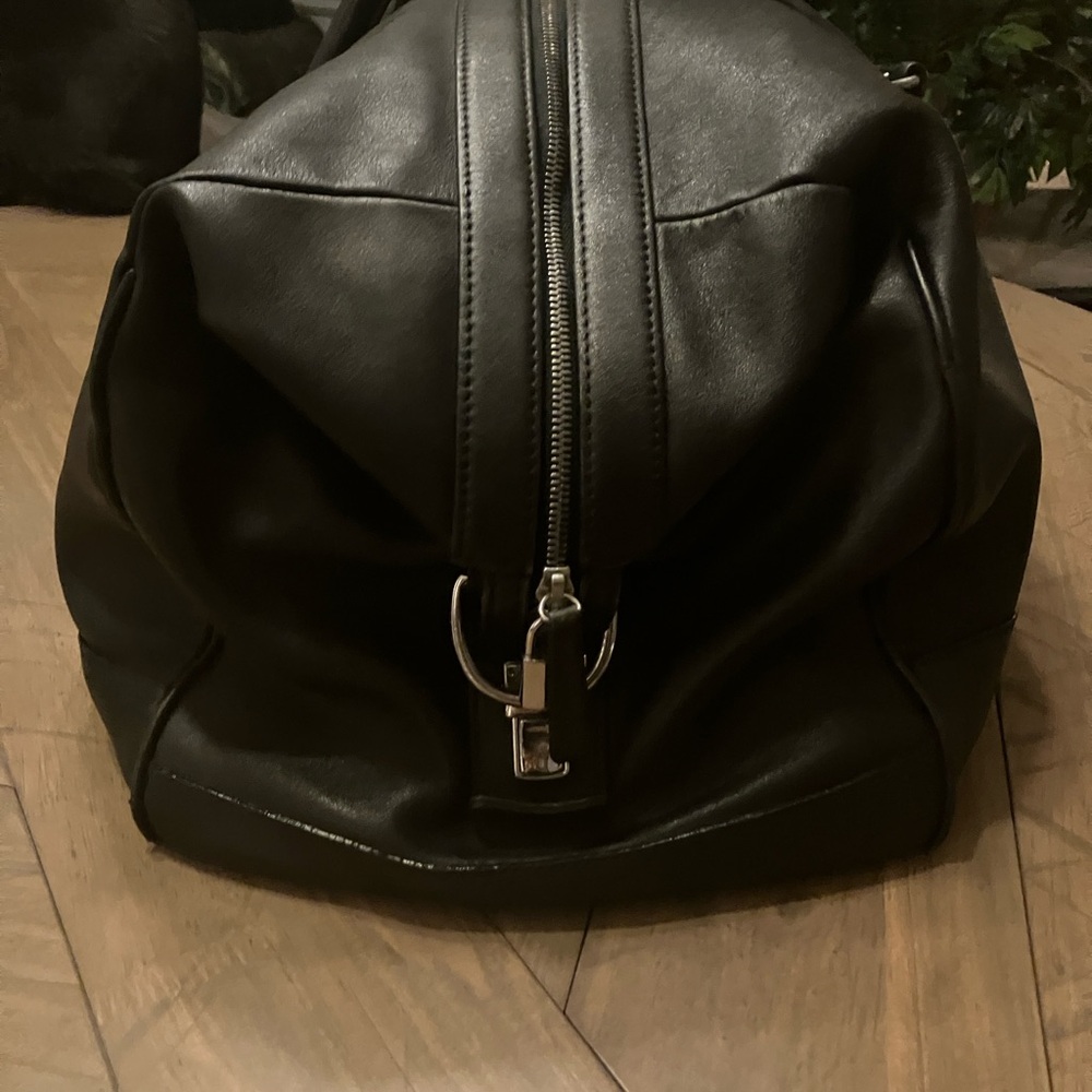 Coach Leather 5409 Travel Bag with detachable strap- this is a forever piece! - Picture 3 of 8
